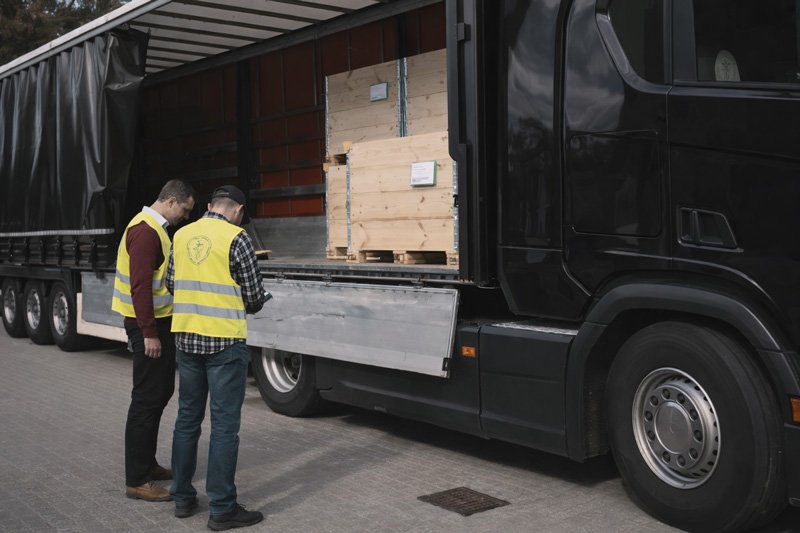 Truck-inspection-at-the-depot